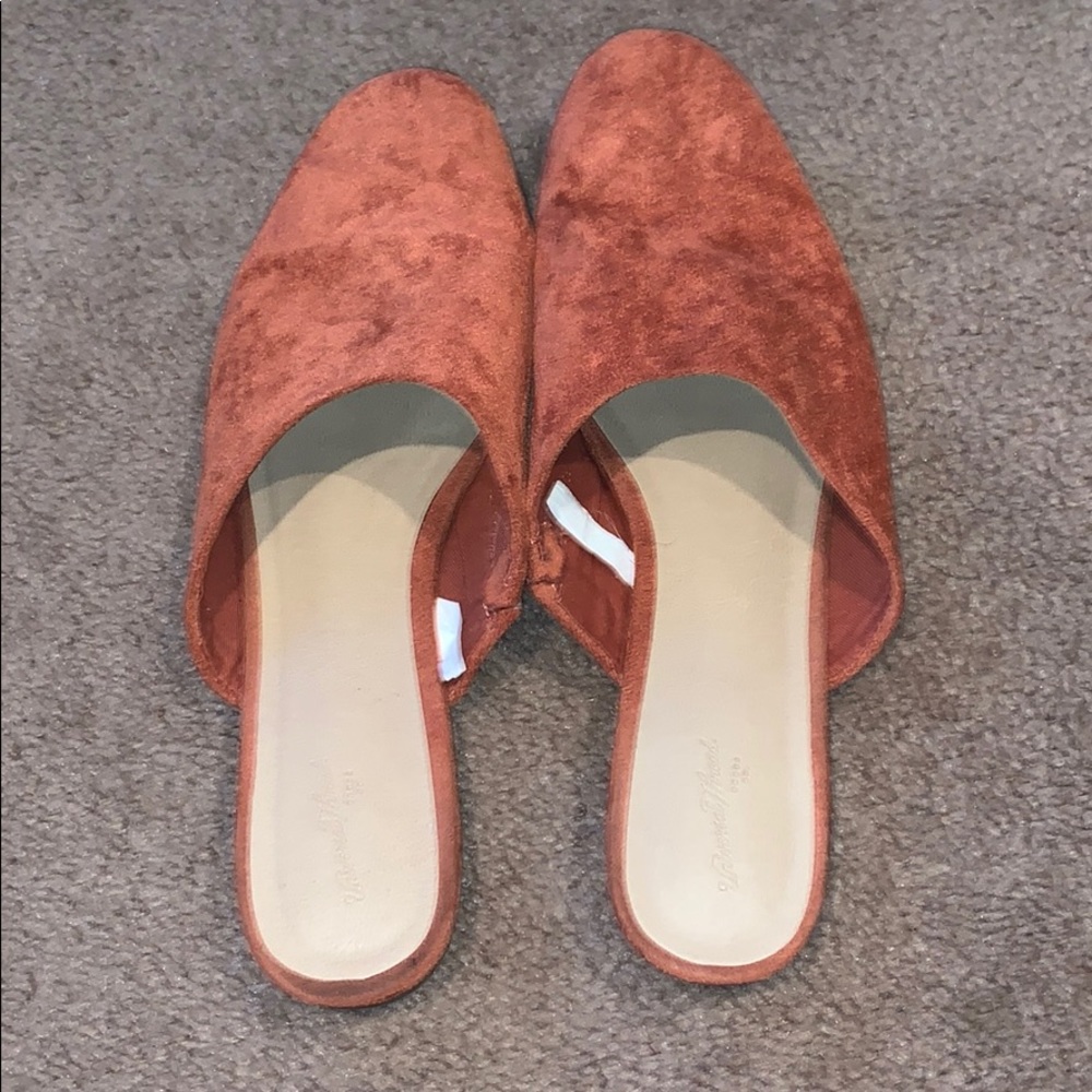 Slide on flats